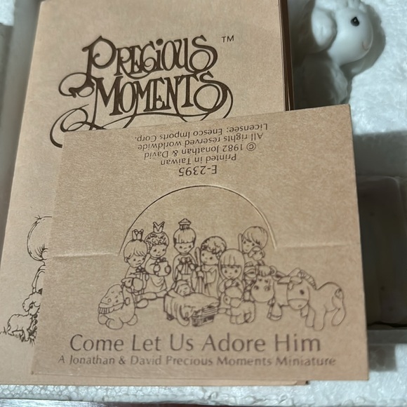 ⭐️Precious Moments 11 piece Nativity Set ⭐️ “Come let us adore him” E-2395 - Picture 10 of 11